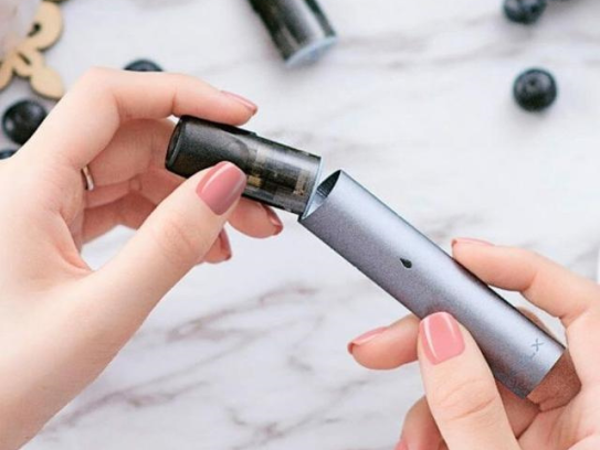 电子烟对决，RELX悦刻 vs.IQOS，老烟民的真心话大冒险